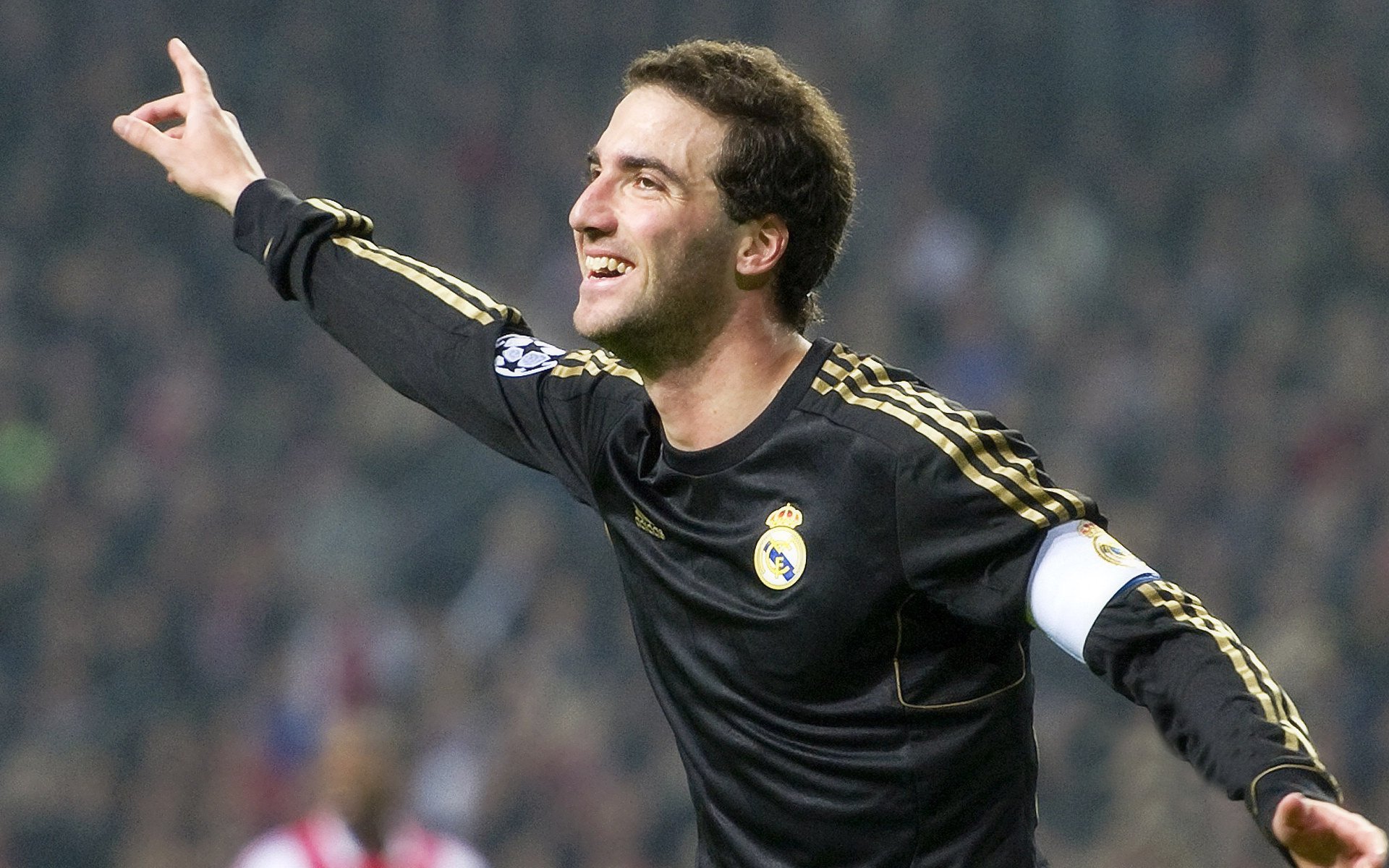 爱游戏app-世界杯明星对决：天赋与努力的巅峰较量，世界杯明星球队